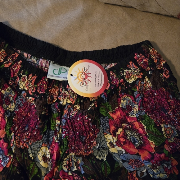 Floral Black Women's Harem Pants with side pockets.  Size Large..NWT - Picture 6 of 11